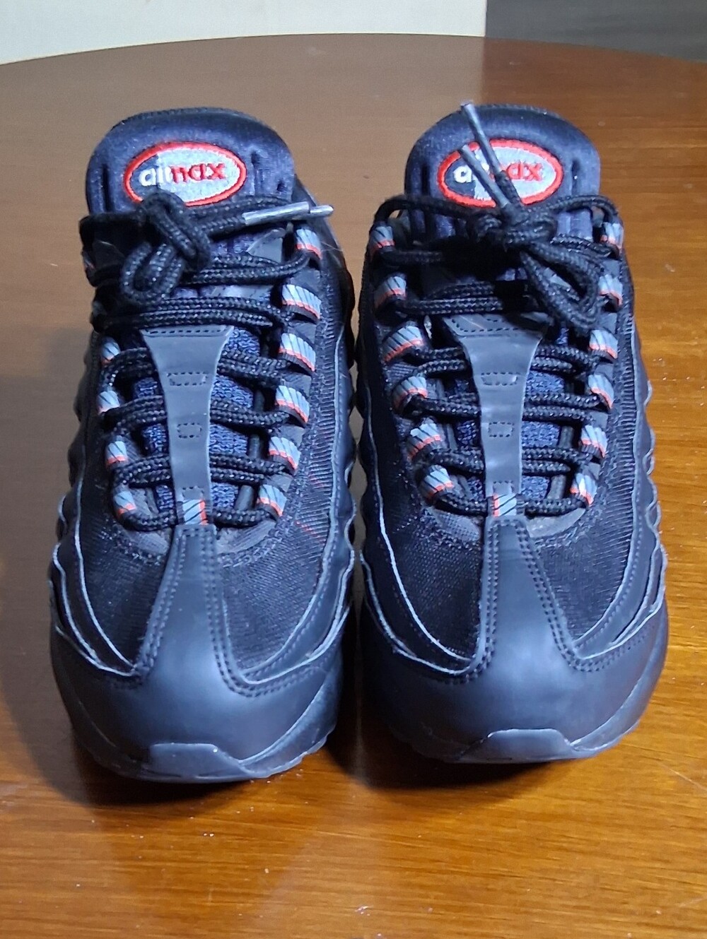 Nike Air Max 95 Black Kids Sneakers with Red Accents